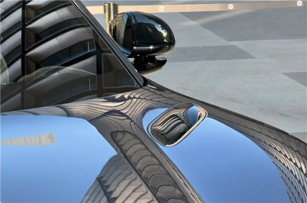 寓意“陆地战车、御风而行” 雷军:小米YU7读作“小米御7”