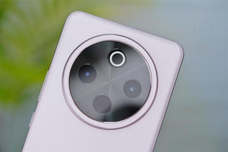 史上最大容量蓝海电池加持 vivo Y300 Pro+评测：一部能用20小时的国民手机