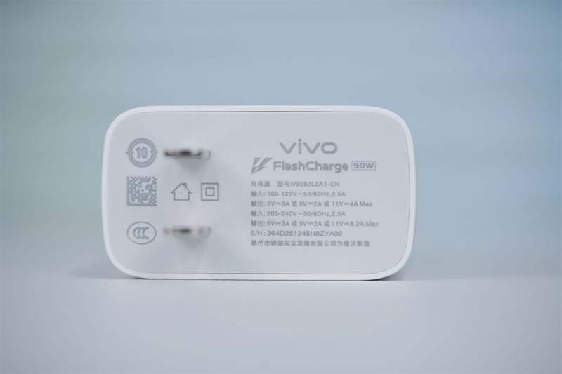 史上最大容量蓝海电池加持 vivo Y300 Pro+评测：一部能用20小时的国民手机