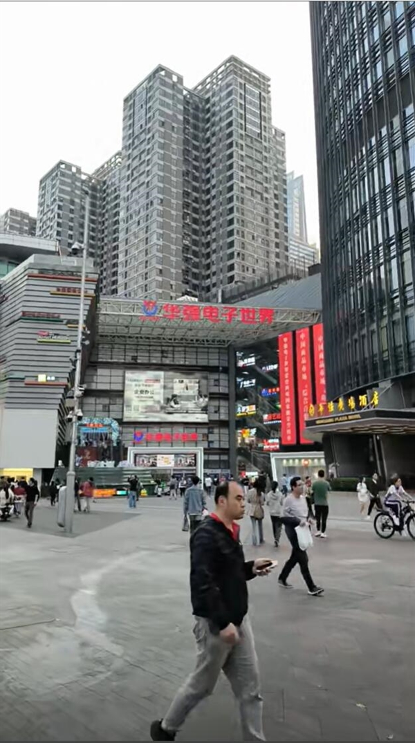 直击“关税战”下的深圳华强北:商户普遍持观望态度