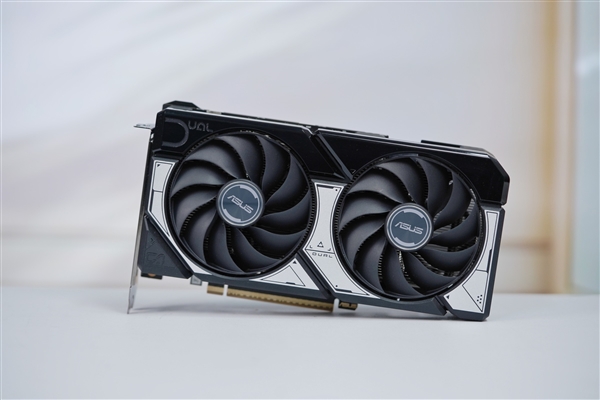 小巧双拼色!华硕RTX 5060 Ti DUAL OC 8GB显卡图赏