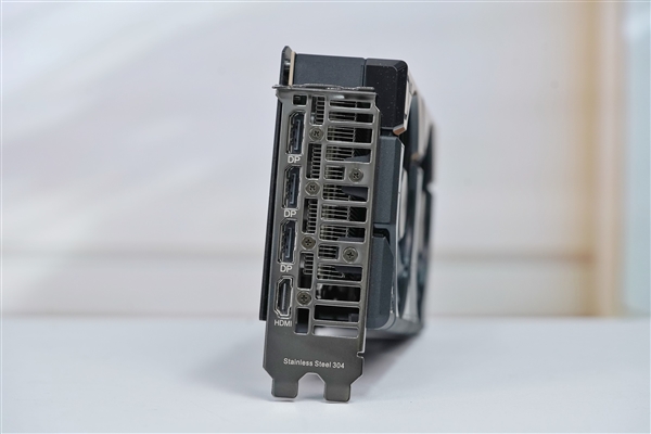 小巧双拼色!华硕RTX 5060 Ti DUAL OC 8GB显卡图赏