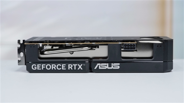 小巧双拼色!华硕RTX 5060 Ti DUAL OC 8GB显卡图赏