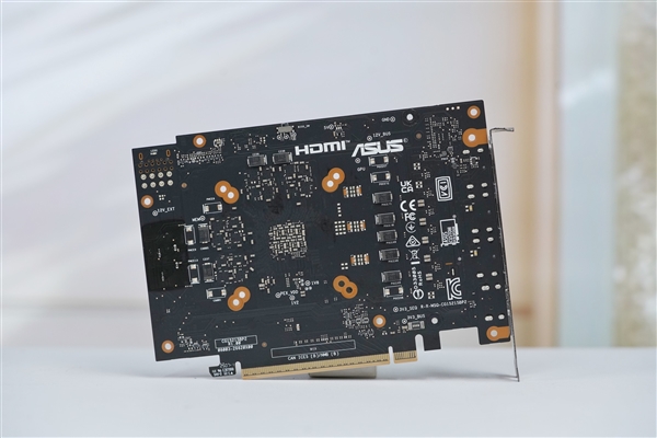 小巧双拼色!华硕RTX 5060 Ti DUAL OC 8GB显卡图赏