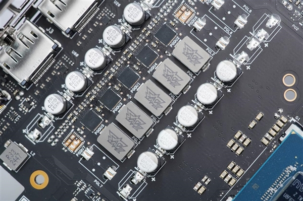 小巧双拼色!华硕RTX 5060 Ti DUAL OC 8GB显卡图赏