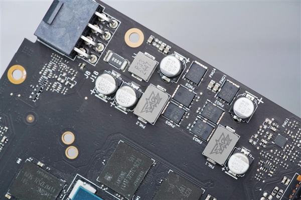 小巧双拼色!华硕RTX 5060 Ti DUAL OC 8GB显卡图赏