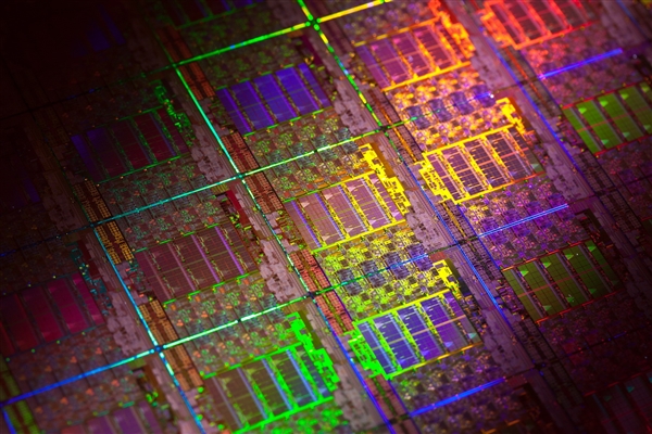 新一代CPU首发!Intel 18A试产顺利:获客户点赞