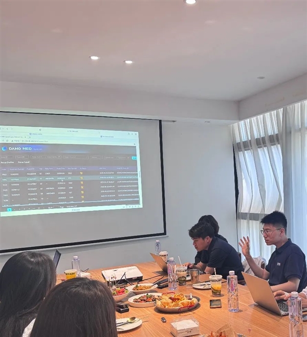为了消灭癌症 他们把几千份遗憾喂给代码