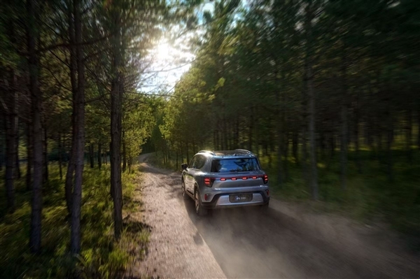 尺寸超奔驰GLB！smart精灵#5 EHD上市：使用吉利雷神混动