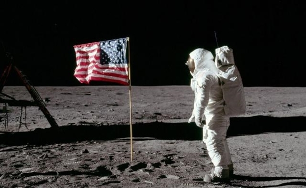 明星卡戴珊质疑美国登月造假 NASA火速回应:我们去过!