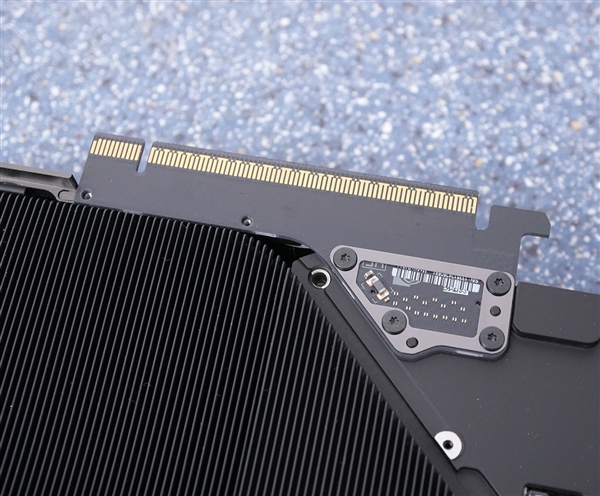 PCIe接口损坏 2万元的RTX 5090原地报废!NVIDIA终于同意换新