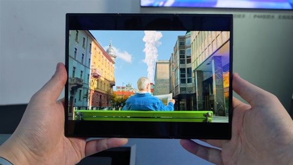 G形三折叠史上首款!三星Galaxy Z TriFold上手