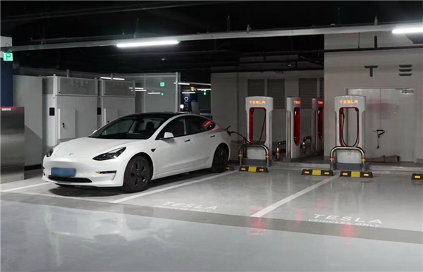 担心车辆自燃 山西一小区物业禁新能源车入地库