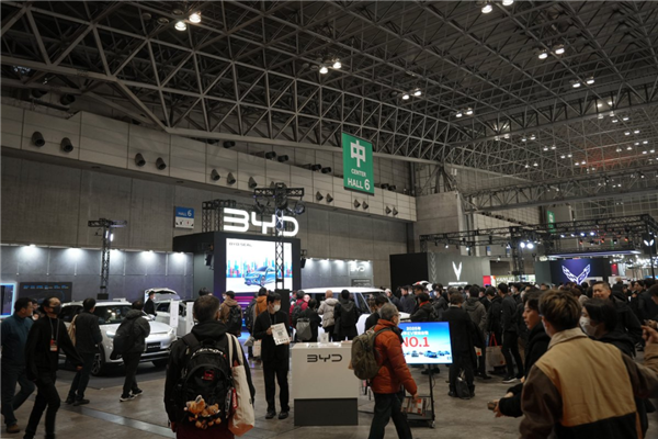 平时规规矩矩的车企 正在东京改装车展上释放天性