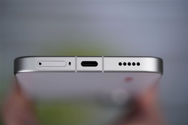 9000mAh小米史上最大电池!REDMI Turbo 5 Max图赏