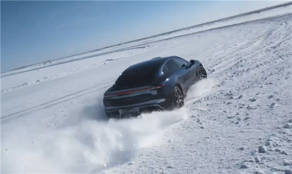 全系搭载华为途灵平台 尚界Z7实车官曝：雪地漂移太帅