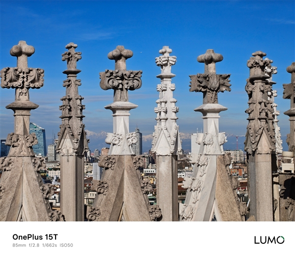 小屏党的梦中情机 一加15T样张首秀:搭载LUMO凝光影像