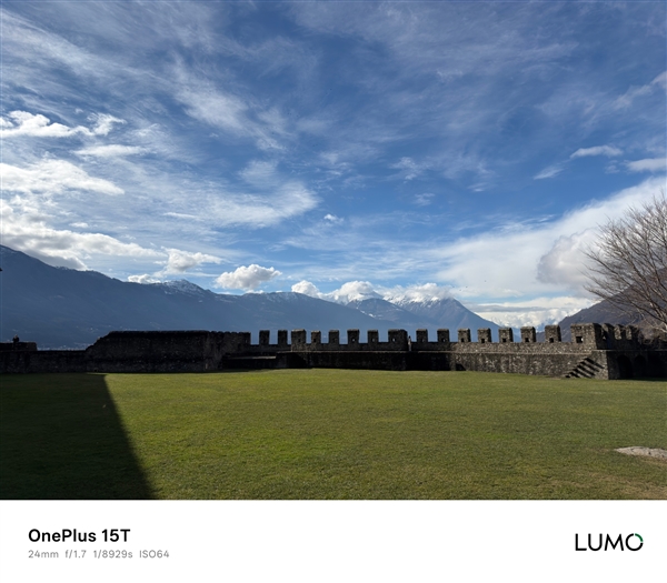 小屏党的梦中情机 一加15T样张首秀:搭载LUMO凝光影像