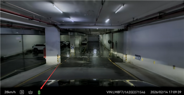 问界M7车主控诉车库撞墙 网友秒破案：环氧地坪+水 下坡还主动加速