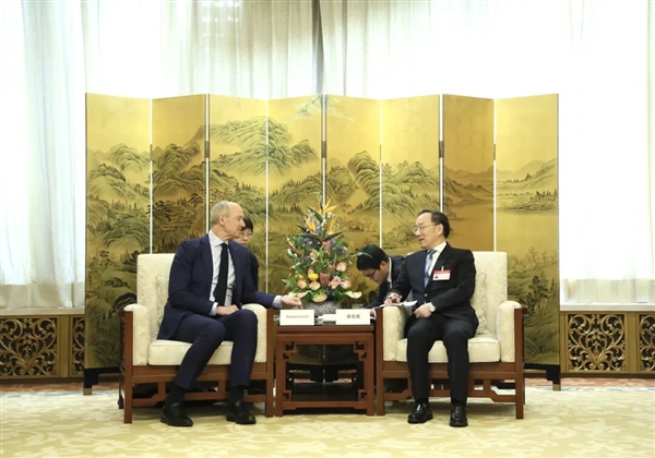 工信部负责人会见苹果、高通、SK海力士等跨国企业负责人