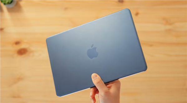 苹果用实力回击8GB内存不够用!玩家实测MacBook Neo同时打开60个应用依然流畅 Windows电脑关机