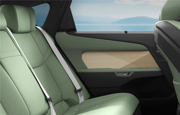 “公路闪电”雷克萨斯ES终于换代 但我觉得不如丰田