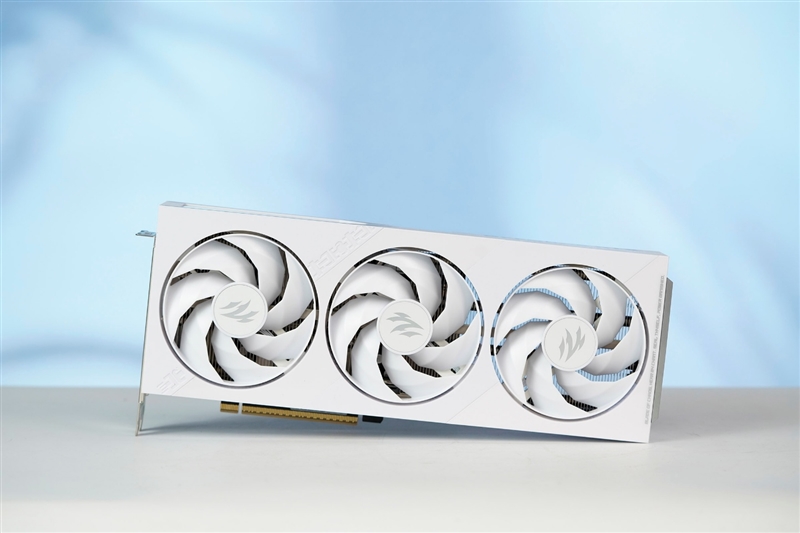 影驰RTX50系列《生化危机9》对比测试：DLSS4提升帧数 路径追踪画质最佳 从主流到高端总有一款适合你