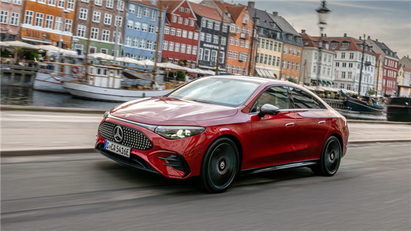 坚持原创的奔驰 这次抽到SSR了?