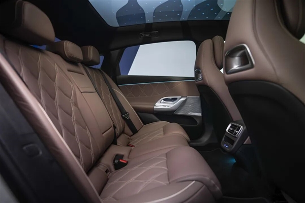 坚持原创的奔驰 这次抽到SSR了?