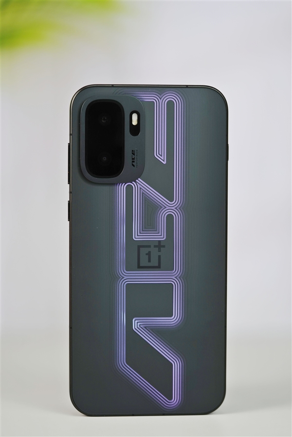 GPU首次看齐游戏主机！一加Ace 6至尊版图赏