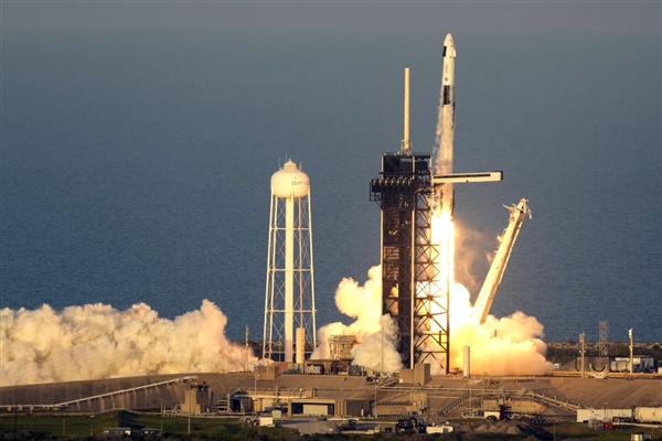SpaceX拟推万亿美元薪酬方案！考核标准与火星殖民百万人口挂钩