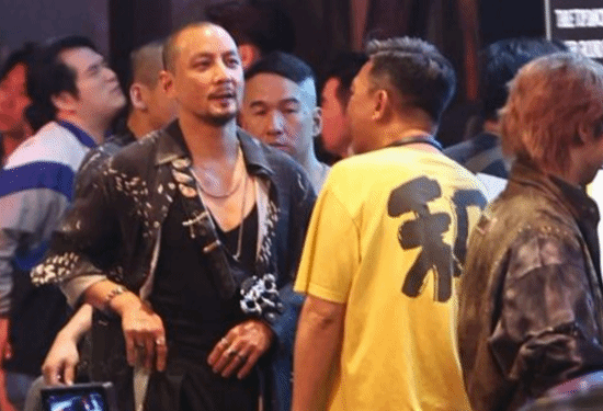 吴彦祖为拍《九龙城寨》剃头：光头小胡子凶悍难敌！