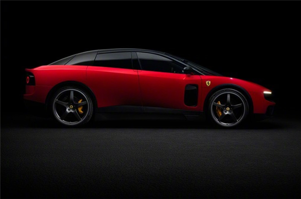 四电机马力超千匹 法拉利首款纯电动车Ferrari Luce发布：苹果味十足
