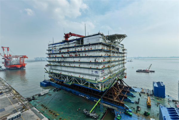 世界最大规模海上换流站！“海风之心”完成海上安装正式启运