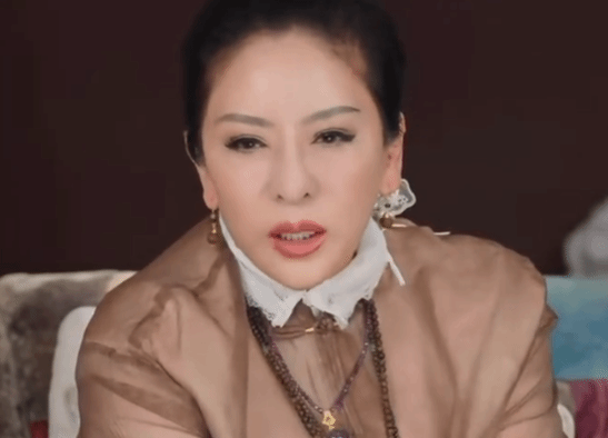 难以置信！向太回应：真正有钱人不会给小孩买名牌
