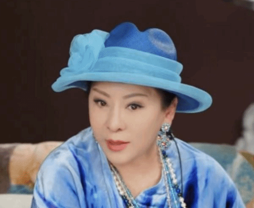难以置信！向太回应：真正有钱人不会给小孩买名牌