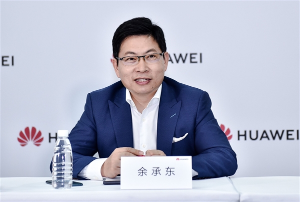 为什么你手机16GB内存还会卡 而华为的不会呢:余承东释疑!