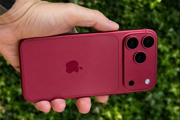 苹果开倒车！iPhone 18 Pro增厚2毫米：梦回乔布斯时期