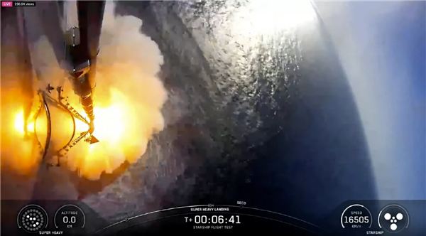 SpaceX星舰第13次试飞成功！首次部署V3版星链 超重型助推器受控溅落