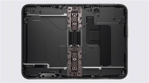苹果第一台折叠iPhone 15999元起