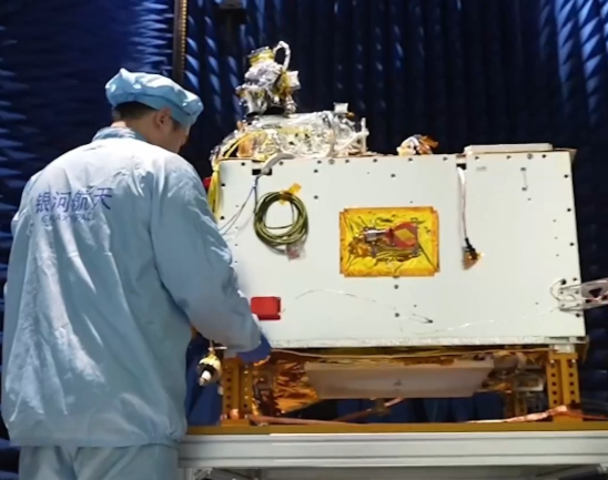 把5G基站搬上天！国内首颗通感智算卫星入轨：100Gbps高速星地激光通信