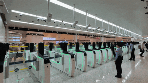 海光CPU杀入全球最大陆路口岸！日通关20万人次：通关硬件100%国产化