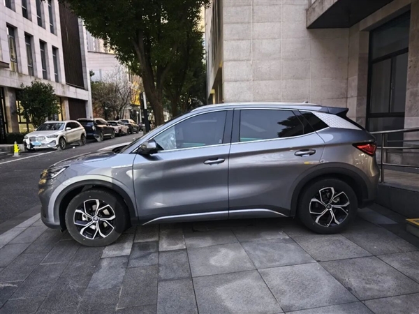 比亚迪也能用Carplay了？这老哥造福了无数新能源车主